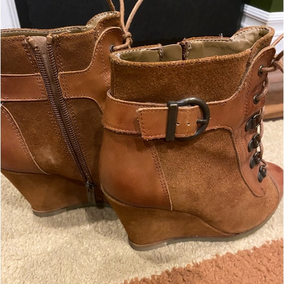 Stradivarius suede leather ankle boots. Size 6 US/ 36 EU. - Picture 3 of 9